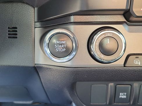 Certified 2023 Toyota Tacoma TRD Off-Road image 25