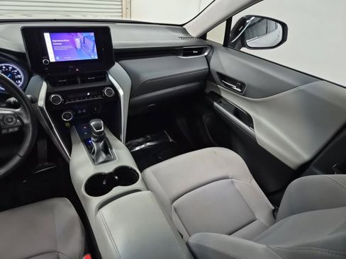 Used 2023 Toyota Venza LE image 13