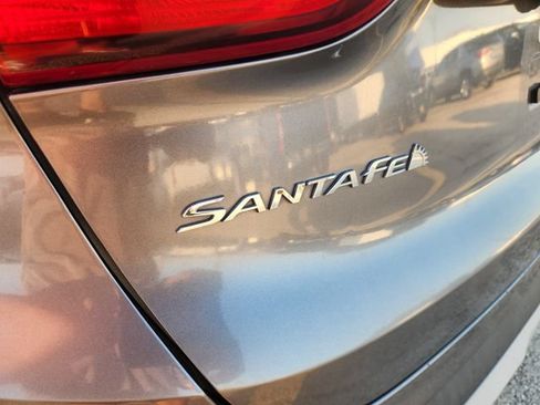 Used 2019 Hyundai Santa Fe SE AWD/4WD image 9