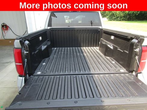 Used 2025 Toyota Tacoma TRD Off-Road AWD/4WD image 15