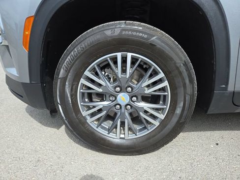 Used 2024 Chevrolet Traverse LT w/ Trailering Package AWD/4WD image 7