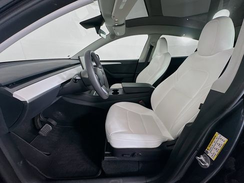 Used 2023 Tesla Model Y Long Range image 13