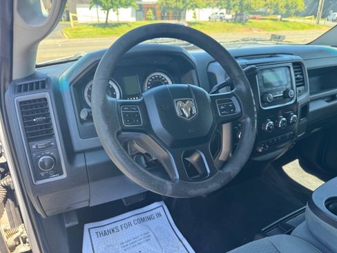 Used 2017 RAM 2500 Tradesman w/ Chrome Appearance Group AWD/4WD image 7