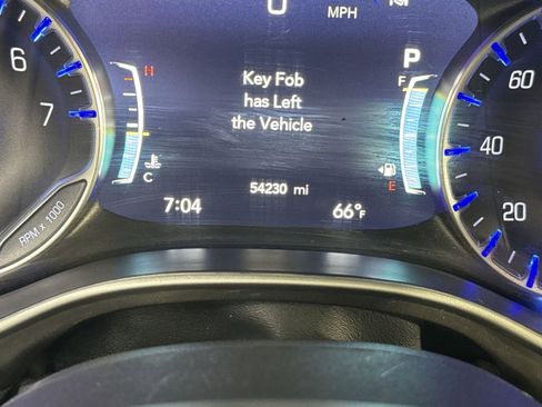 Used 2024 Chrysler Pacifica Touring-L FWD image 29