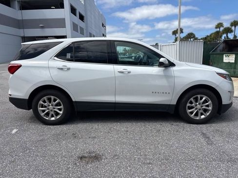 Used 2020 Chevrolet Equinox LT image 2