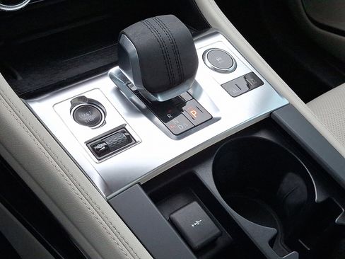 Used 2022 Jaguar F-PACE S image 16