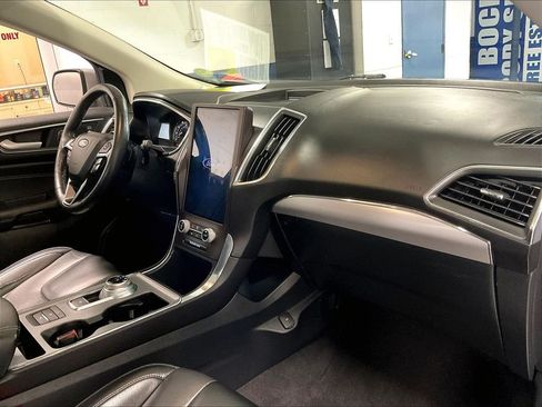 Used 2021 Ford Edge Titanium w/ Class II Trailer Tow Package AWD/4WD image 14