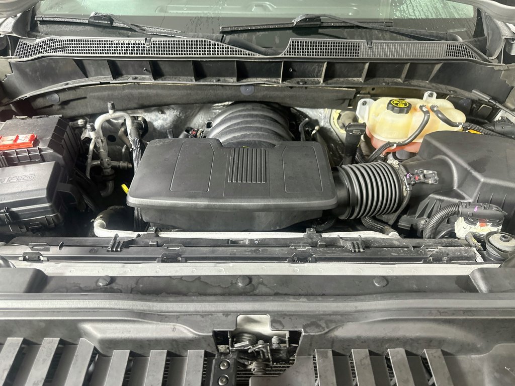 Used 2022 Chevrolet Silverado 1500 RST w/ Safety Package AWD/4WD image 10