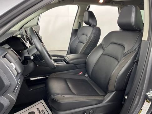 Used 2025 Nissan Pathfinder SL w/ SL Premium Package FWD image 20