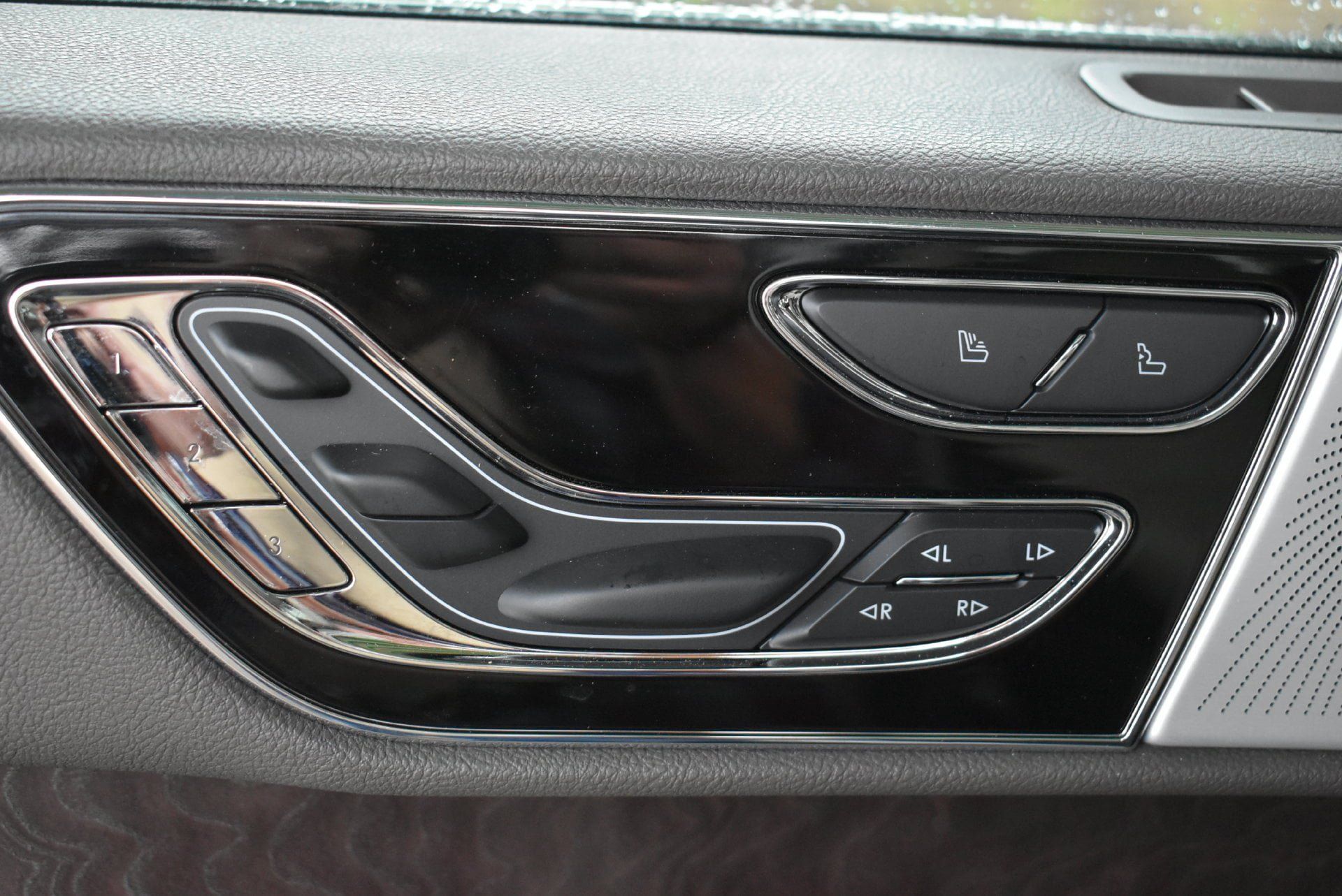 Used 2024 Lincoln Navigator Reserve AWD/4WD image 13