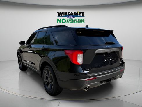 Used 2023 Ford Explorer XLT w/ Equipment Group 202A AWD/4WD image 26