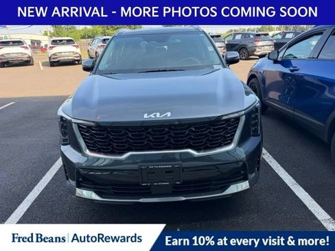 Used 2024 Kia Sorento S w/ Panoramic Sunroof Package AWD/4WD image 2