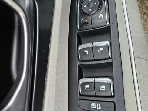 New 2026 Kia Sorento S w/ S Panoramic Sunroof Package image 7