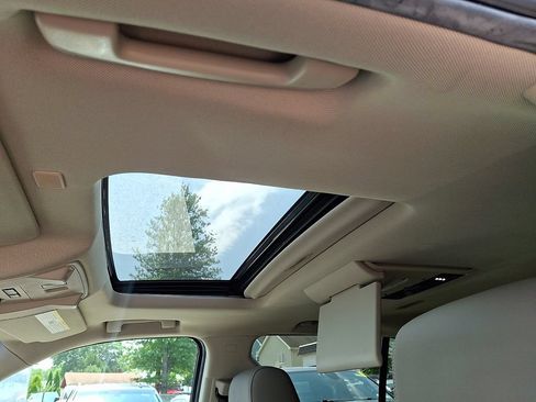 Used 2019 Chevrolet Tahoe Premier AWD/4WD image 15