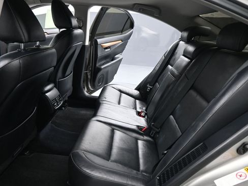 Used 2015 Lexus ES 300h image 19