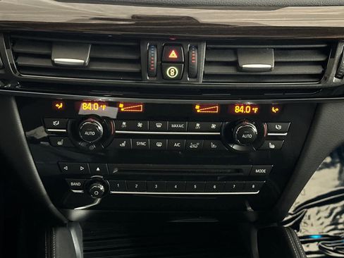 Used 2019 BMW X6 xDrive50i w/ M Sport Package image 21