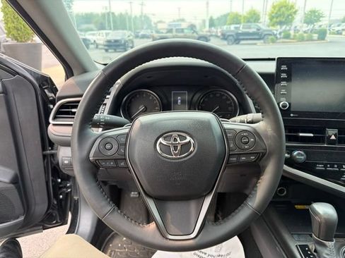 Used 2024 Toyota Camry SE w/ Cold Weather Package FWD image 20