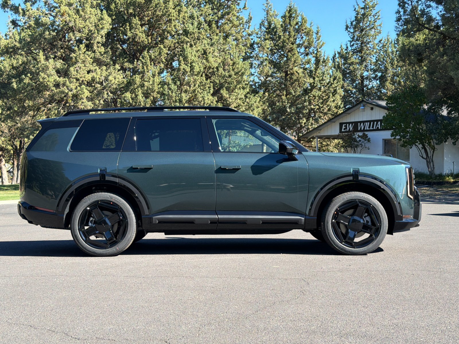 New 2027 Kia Telluride X-Line SX Prestige w/ Towing Package AWD/4WD image 3