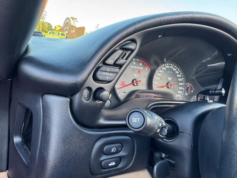 Used 2000 Chevrolet Corvette Convertible w/ Memory Pkg RWD image 28