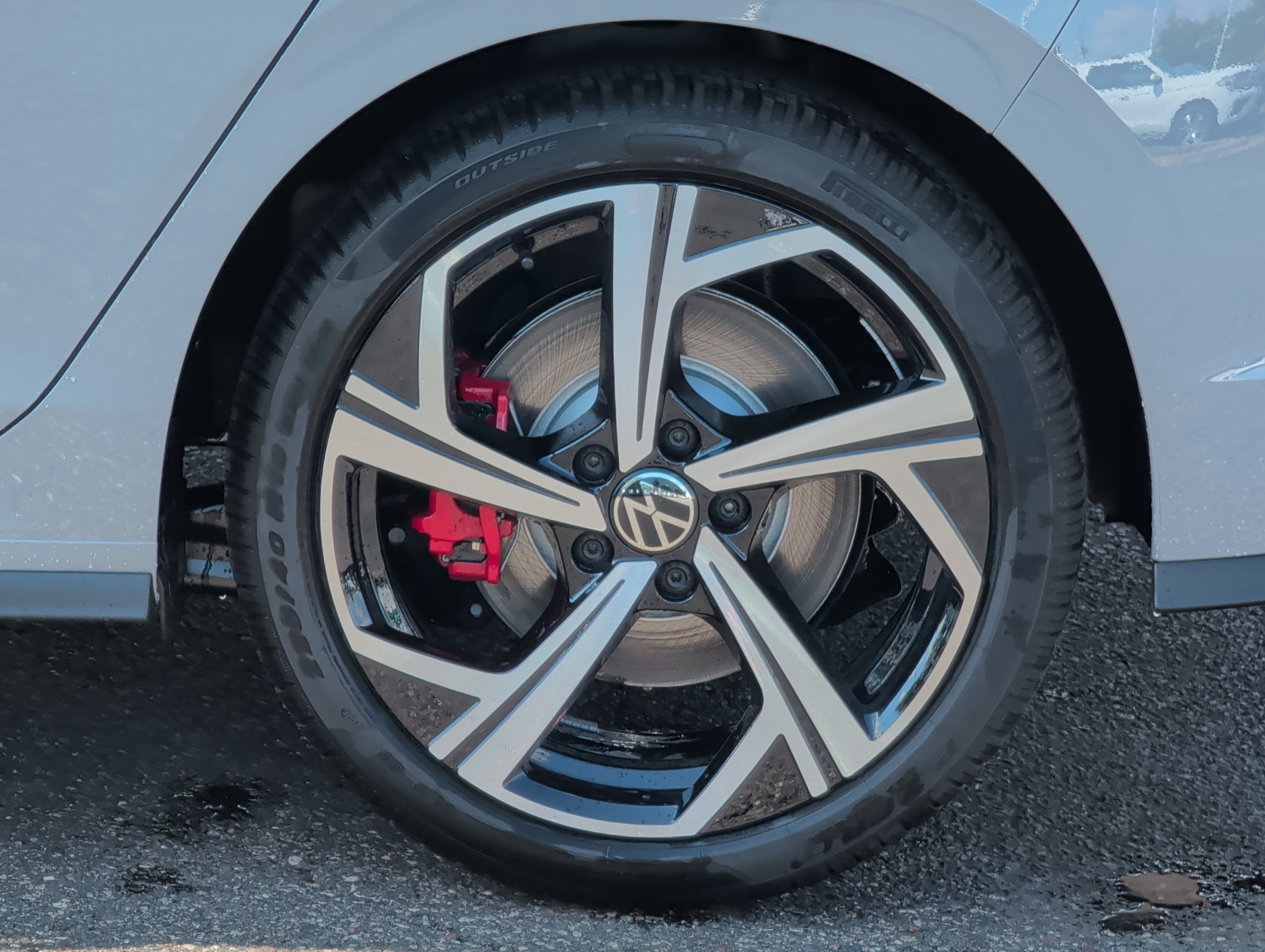 New 2026 Volkswagen GTI SE FWD image 3