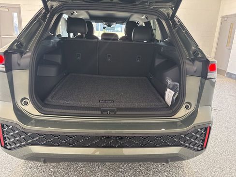 New 2026 Volkswagen Tiguan SE R-Line AWD/4WD image 34