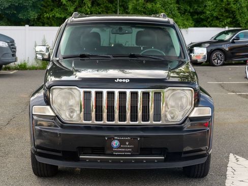 Used 2011 Jeep Liberty Limited w/ Chrome Accents Group AWD/4WD image 2