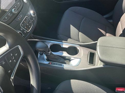 Used 2021 Chevrolet Malibu LT image 18