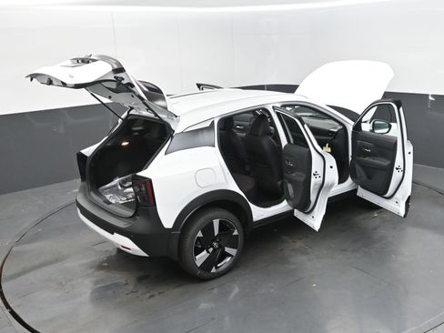 New 2025 Nissan Kicks SR image 44