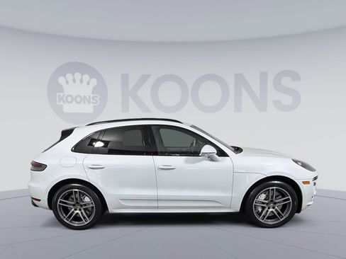 Used 2021 Porsche Macan Turbo image 8