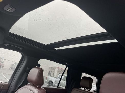 Used 2024 Ford Expedition Limited image 31