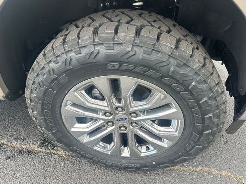 New 2025 Ford F150 Lariat w/ Equipment Group 502A High image 31