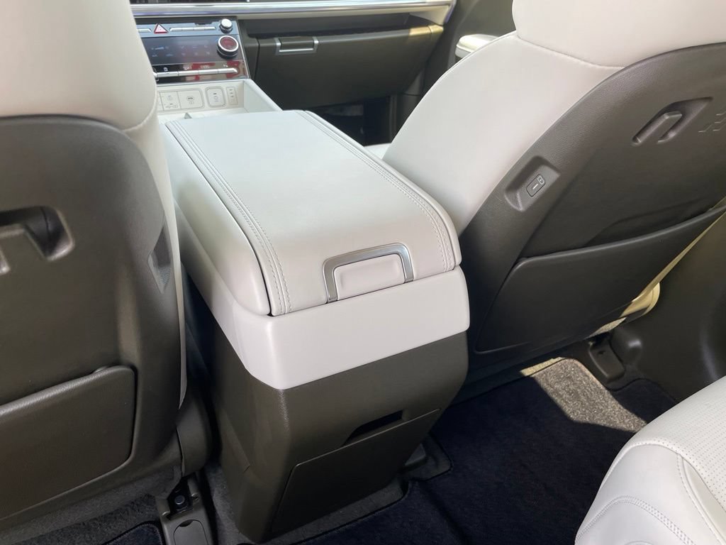 Used 2025 Hyundai Santa Fe Calligraphy FWD image 31