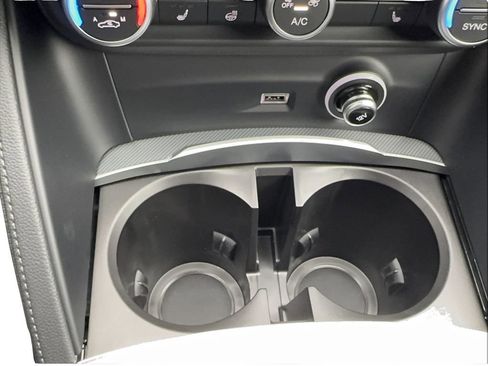 New 2026 Alfa Romeo Stelvio Sprint w/ Convenience Package AWD/4WD image 47