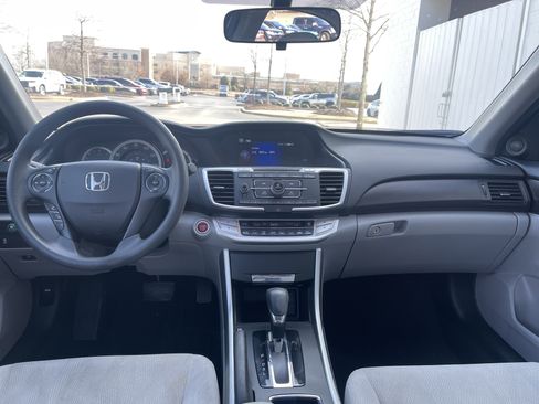 Used 2015 Honda Accord EX image 29