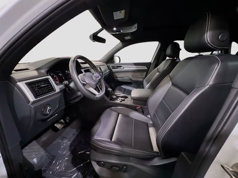 Used 2021 Volkswagen Atlas Cross Sport SE w/ Panoramic Sunroof Package image 14