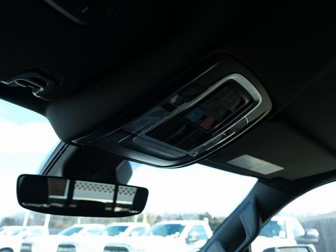 Used 2025 RAM 1500 Laramie w/ Sport Appearance Package AWD/4WD image 17