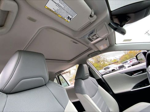 Used 2025 Toyota RAV4 Limited image 13