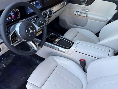 New 2026 Mercedes-Benz GLB 250 image 9