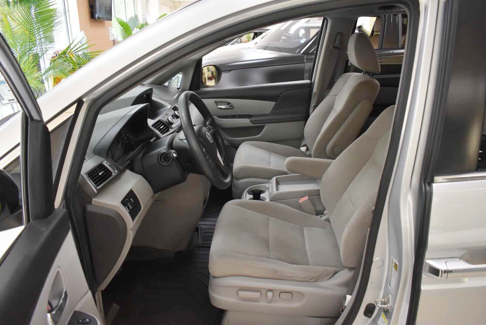 Used 2015 Honda Odyssey EX image 10