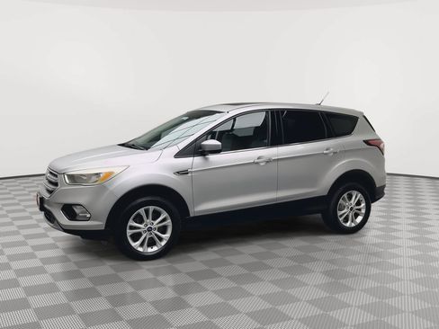 Used 2017 Ford Escape SE AWD/4WD image 32