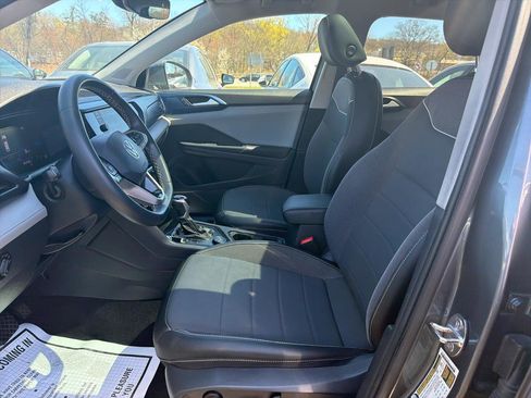 Used 2023 Volkswagen Taos SE w/ Panoramic Sunroof Package AWD/4WD image 19