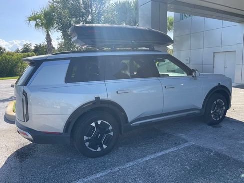 Used 2027 Kia Telluride EX w/ Towing Package FWD image 3