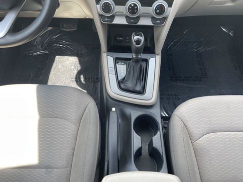 Used 2019 Hyundai Elantra SEL FWD image 25