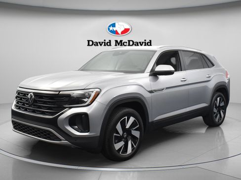 Used 2024 Volkswagen Atlas Cross Sport SE image 1