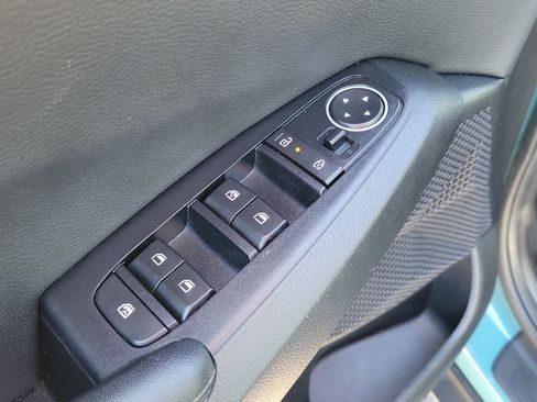 Used 2025 Kia Seltos S FWD image 17