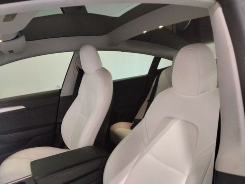 Used 2021 Tesla Model 3 Standard Range Plus image 21