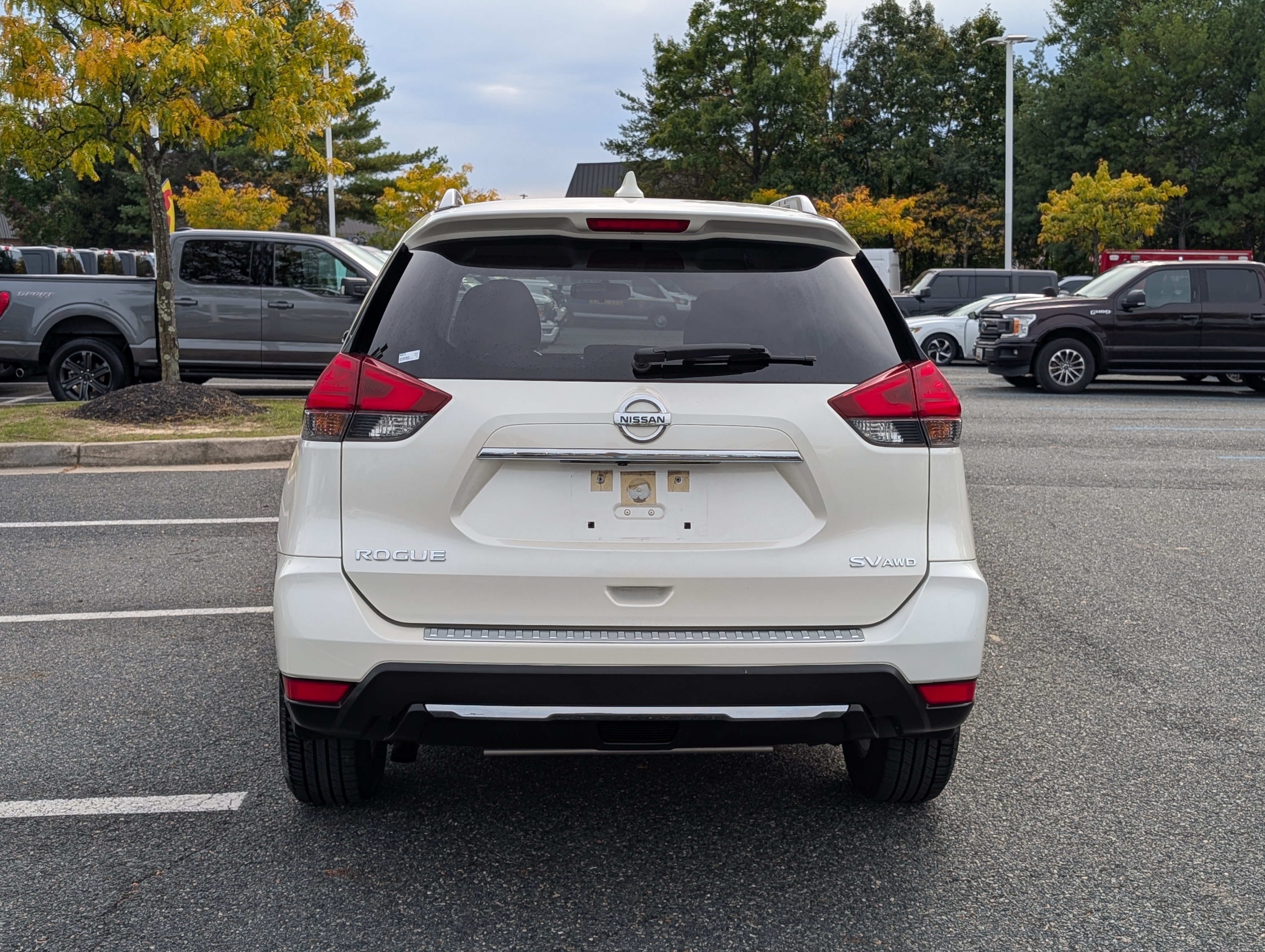 Used 2017 Nissan Rogue SV AWD/4WD image 5