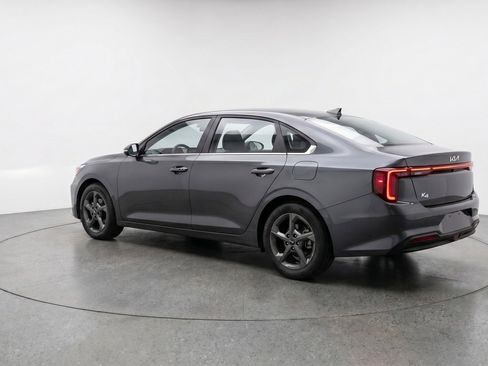 Used 2025 Kia K4 LXS FWD image 6