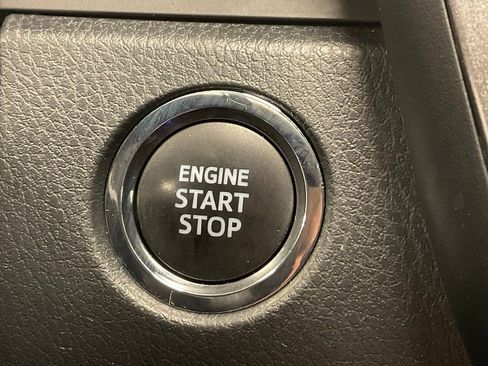 Used 2024 Toyota Camry SE image 19