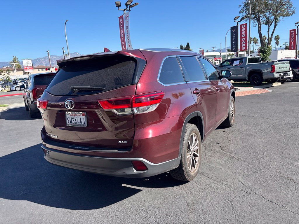 Used 2018 Toyota Highlander XLE FWD image 4